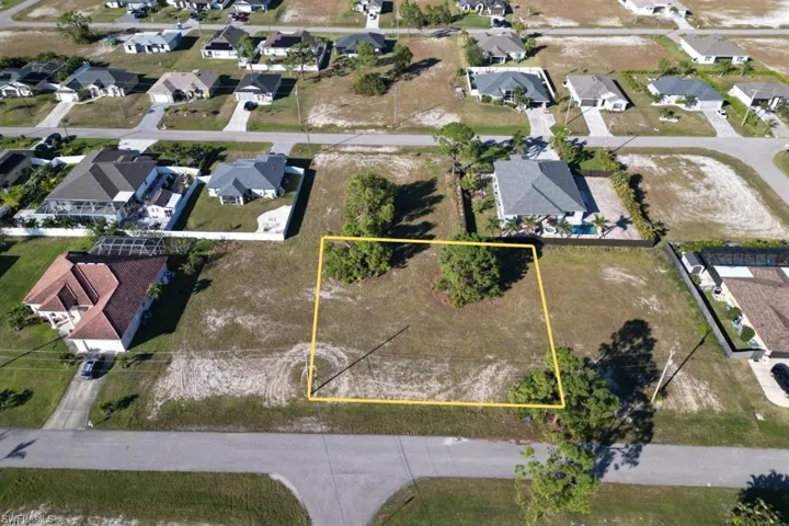 2421 Nw 27th Ter, Cape Coral, Florida 33993