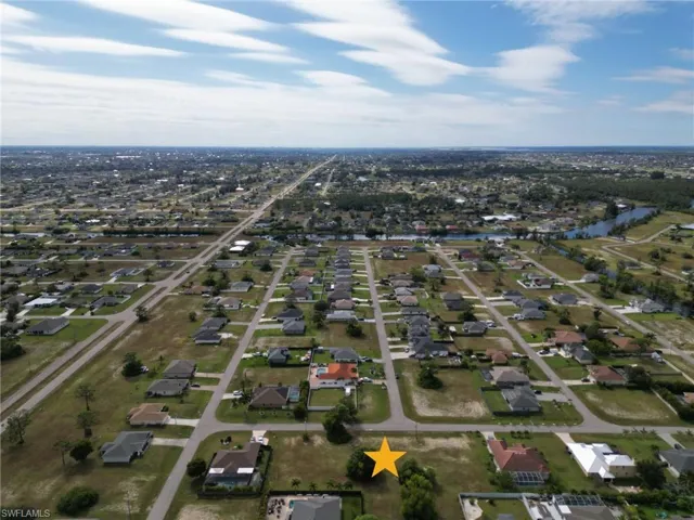 2421 Nw 27th Ter, Cape Coral, Florida 33993