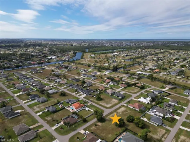 2421 Nw 27th Ter, Cape Coral, Florida 33993