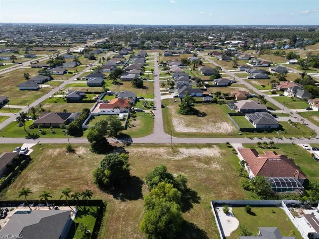 2421 Nw 27th Ter, Cape Coral, Florida 33993