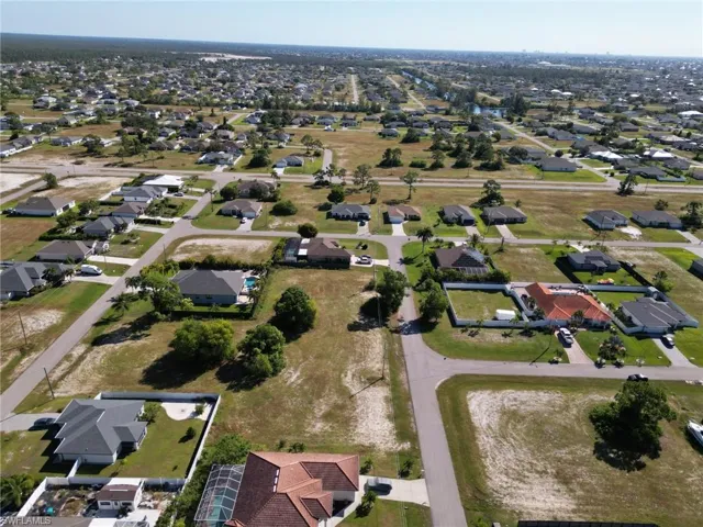 2421 Nw 27th Ter, Cape Coral, Florida 33993