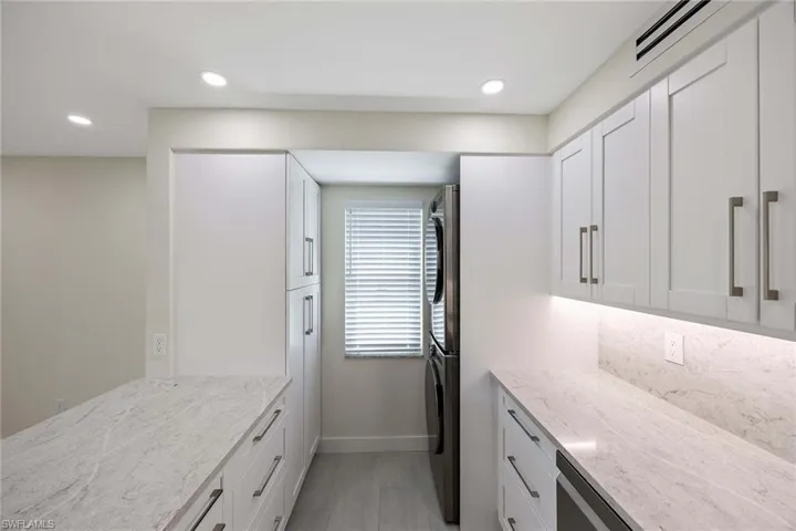 1155  Sandpiper  ST, Naples, FL 34102