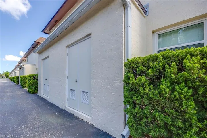 1155  Sandpiper  ST, Naples, FL 34102