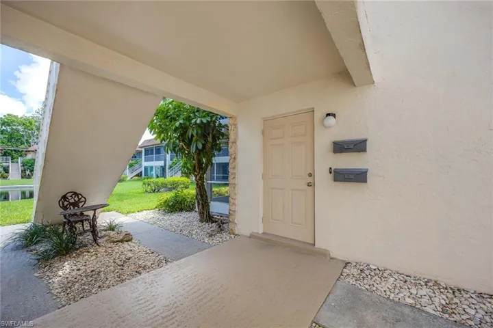 1155  Sandpiper  ST, Naples, FL 34102