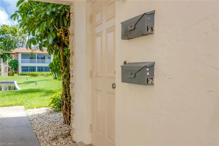 1155  Sandpiper  ST, Naples, FL 34102