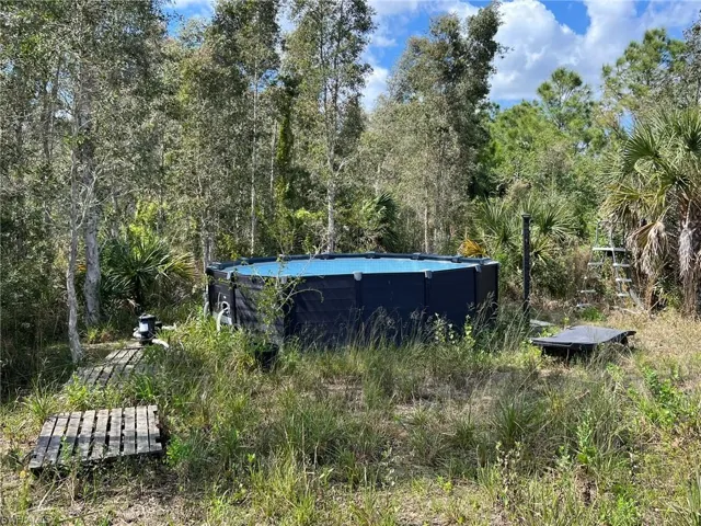 ABOVE GROUND POOL