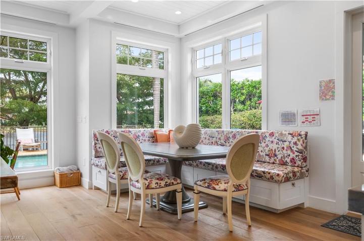 Custom Built in Banquette Dining