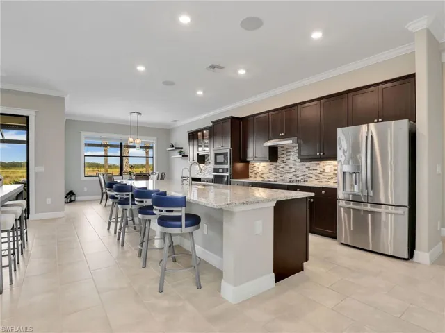 Open concept breakfast bar