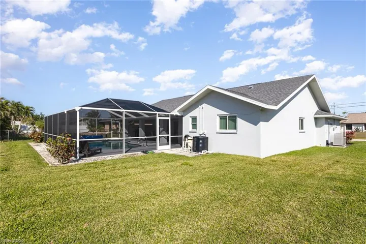 1016 NE Van Loon  LN, Cape Coral, FL 33909