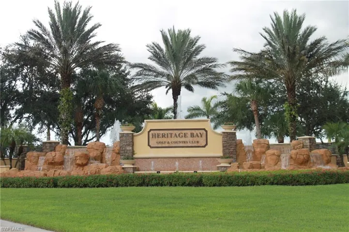 10572 Smokehouse Bay Dr 101, Naples, Florida 34120