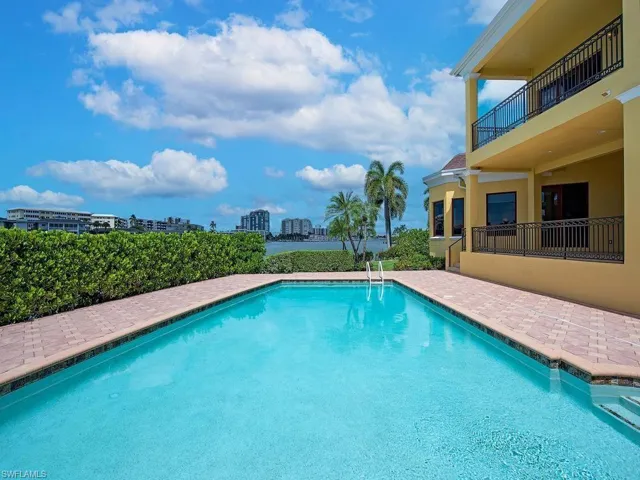 303 Cuddy Ct, Naples, Florida 34103