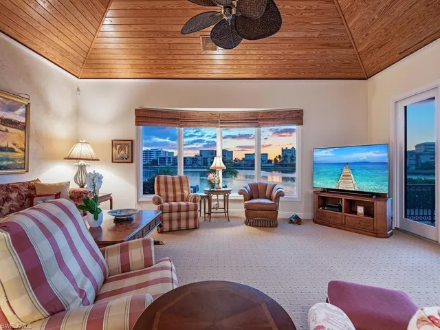 303 Cuddy Ct, Naples, Florida 34103