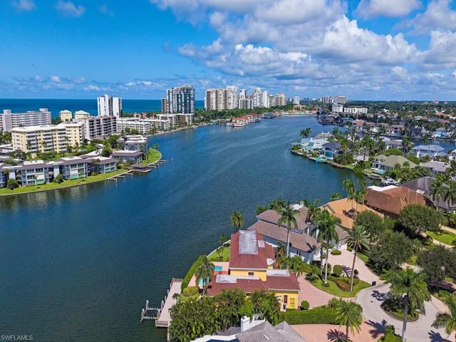 303 Cuddy Ct, Naples, Florida 34103