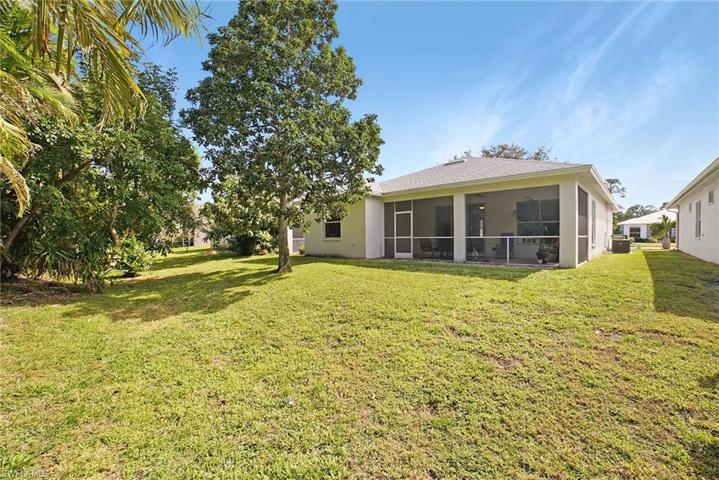 180 Stanhope CIR, NAPLES FL 34104