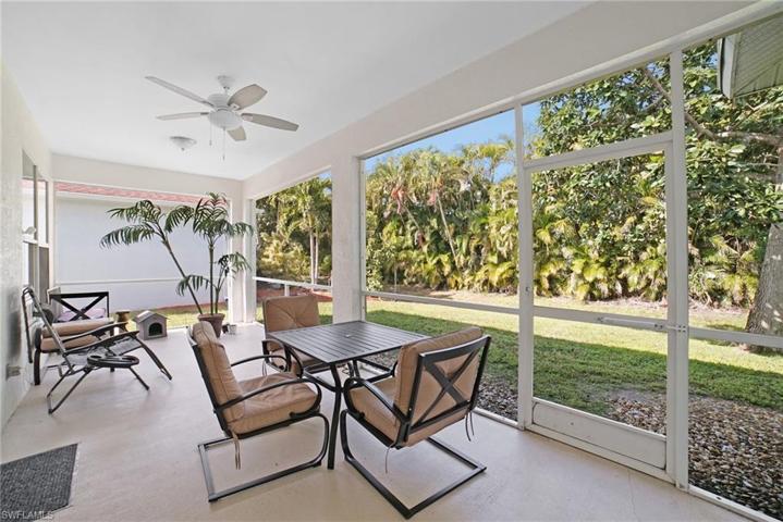 180 Stanhope CIR, NAPLES FL 34104