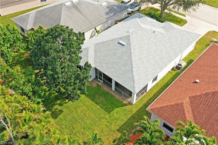 180 Stanhope CIR, NAPLES FL 34104