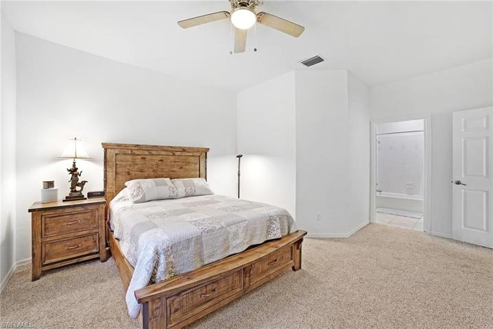 180 Stanhope CIR, NAPLES FL 34104