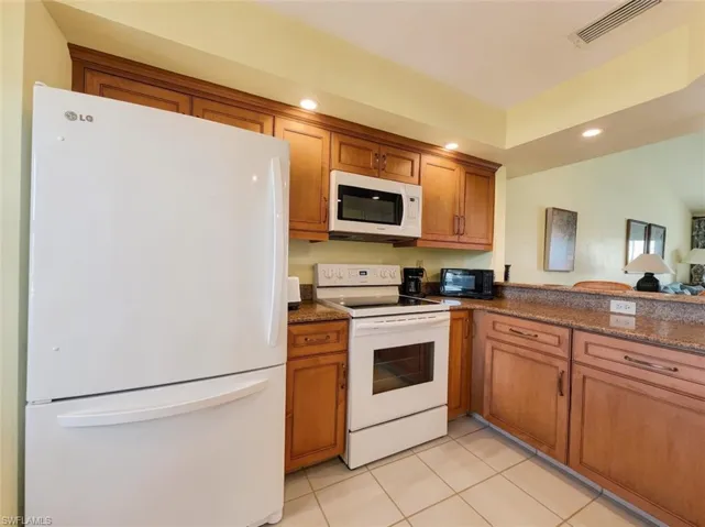 1950 Crown Pointe Blvd B207, Naples, Florida 34112