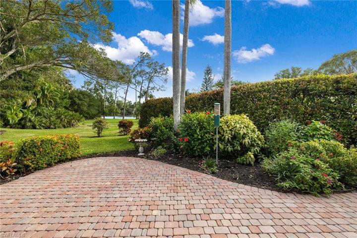 600  Jacana  CIR, NAPLES, FL 34105