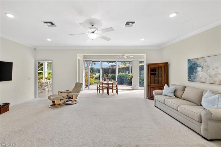 600  Jacana  CIR, NAPLES, FL 34105