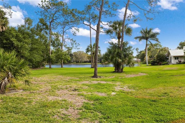 600  Jacana  CIR, NAPLES, FL 34105