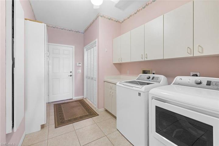 600  Jacana  CIR, NAPLES, FL 34105