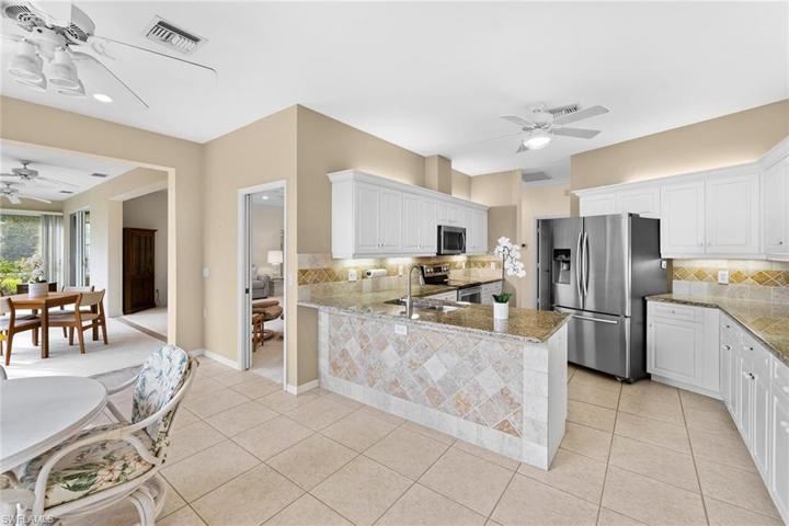 600  Jacana  CIR, NAPLES, FL 34105