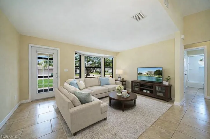 STAGED PICTURE TO GIVE YOU IDEA OF POTENTIAL OF HOME!