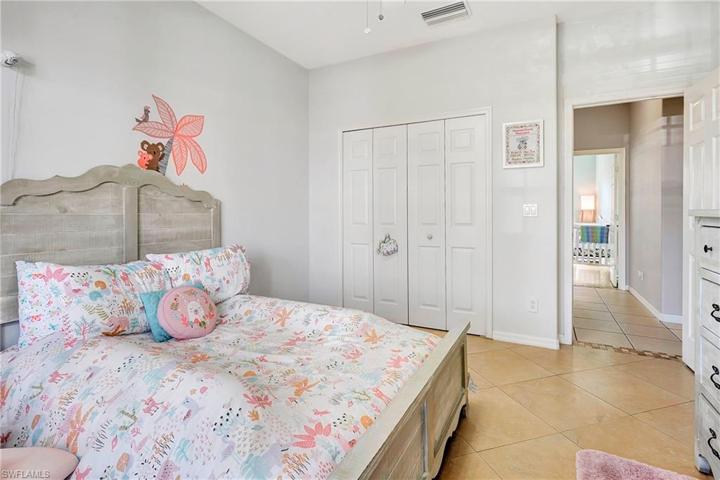 3947  Ruxton  RD, Naples, FL 34116