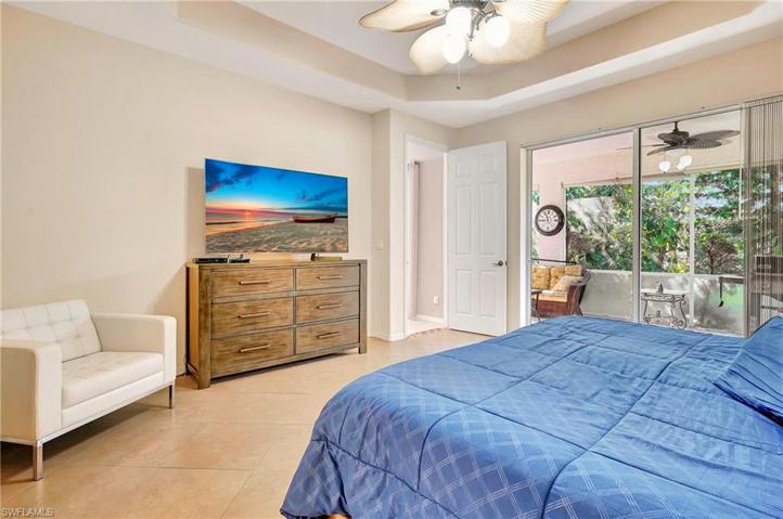 3947  Ruxton  RD, Naples, FL 34116