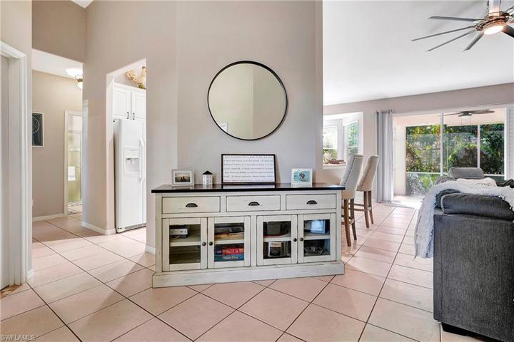 3947  Ruxton  RD, Naples, FL 34116