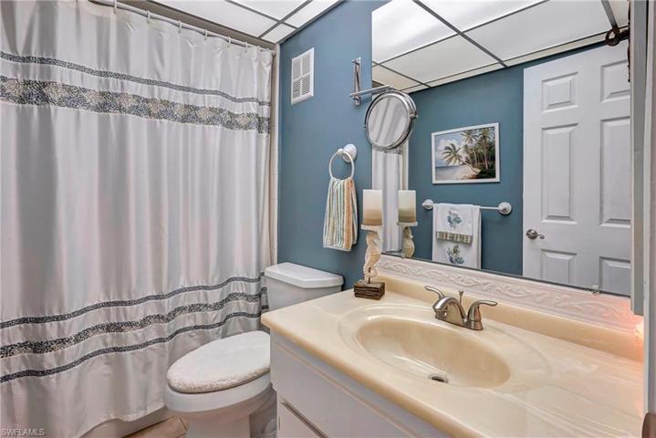 4220  Lakewood  BLVD, Naples, FL 34112
