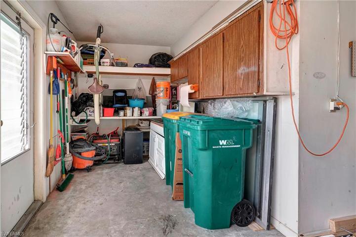 4220  Lakewood  BLVD, Naples, FL 34112