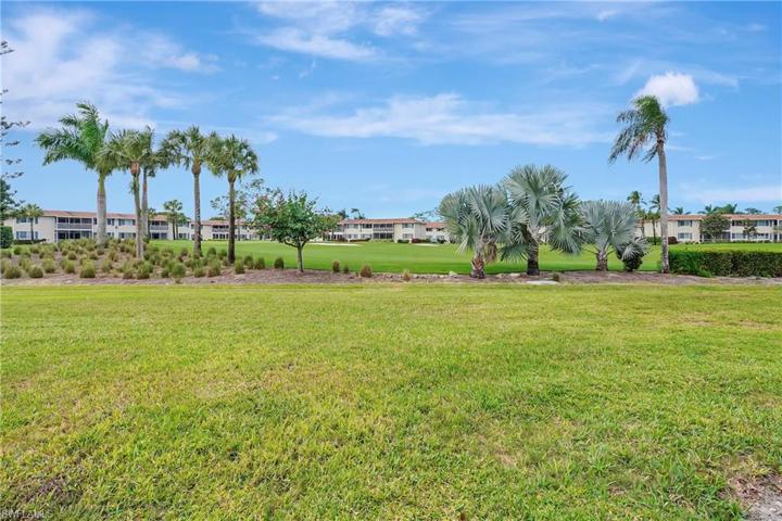 4220  Lakewood  BLVD, Naples, FL 34112