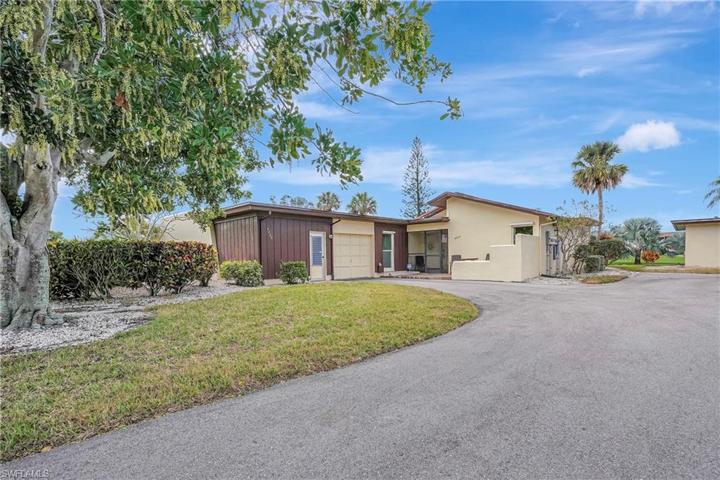 4220  Lakewood  BLVD, Naples, FL 34112