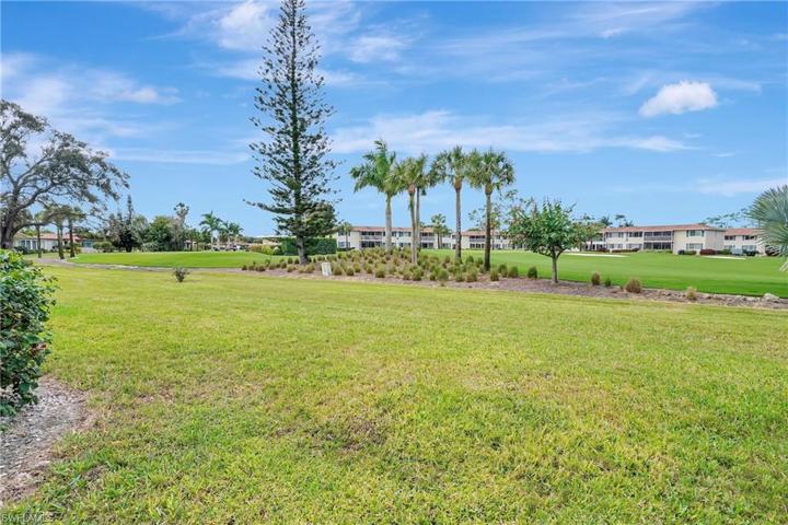 4220  Lakewood  BLVD, Naples, FL 34112