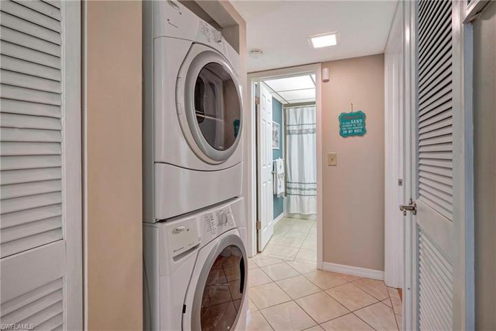 4220  Lakewood  BLVD, Naples, FL 34112