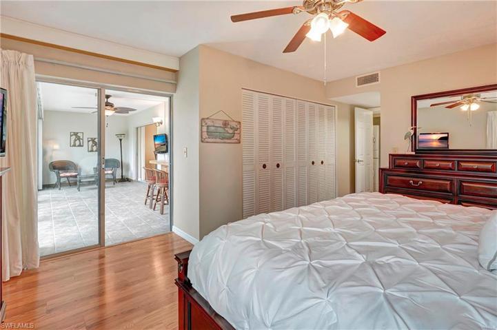 4220  Lakewood  BLVD, Naples, FL 34112