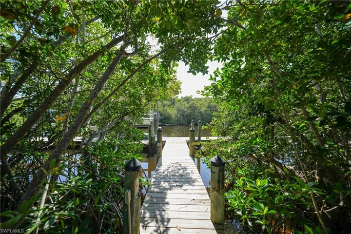 950  Moody  RD, North Fort Myers, FL 33903