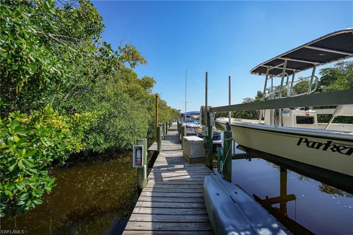 950  Moody  RD, North Fort Myers, FL 33903