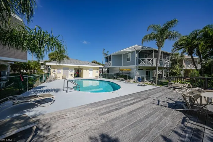 950  Moody  RD, North Fort Myers, FL 33903