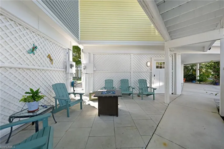 950  Moody  RD, North Fort Myers, FL 33903