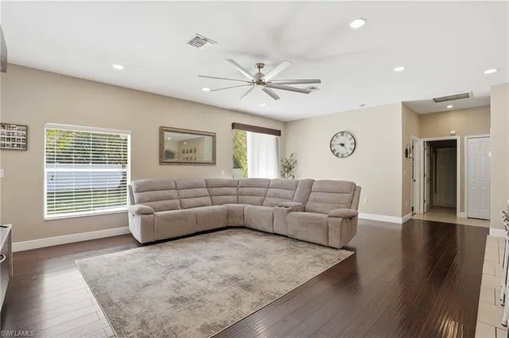 Spacious, perfect for entertaiing