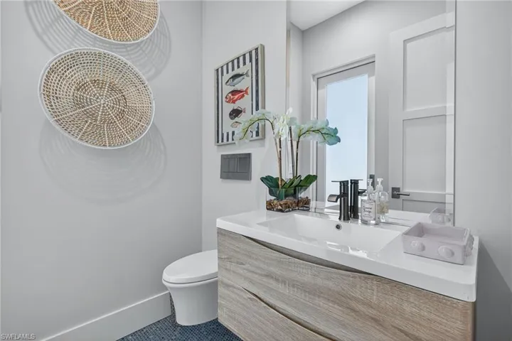405 7th Ave N, Naples, Florida 34102