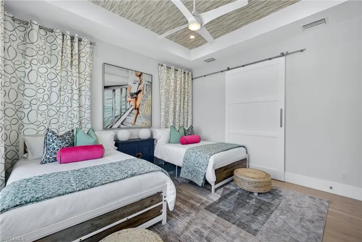 405 7th Ave N, Naples, Florida 34102