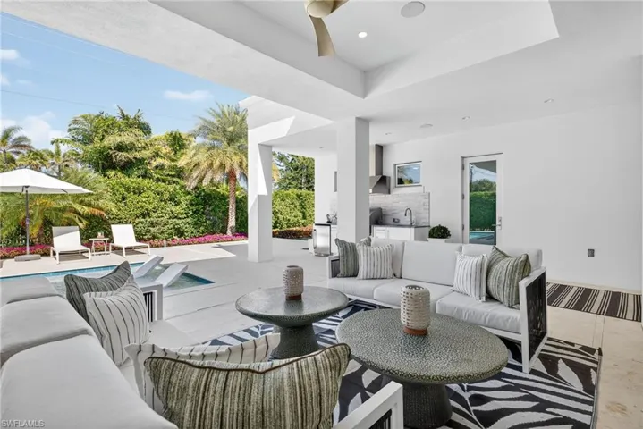 405 7th Ave N, Naples, Florida 34102