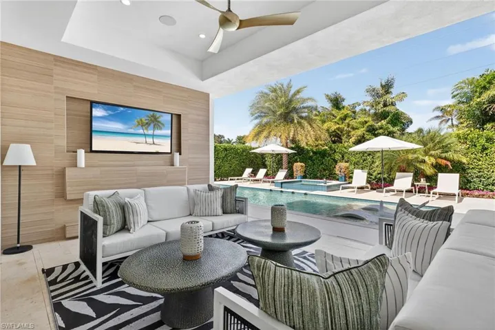 405 7th Ave N, Naples, Florida 34102