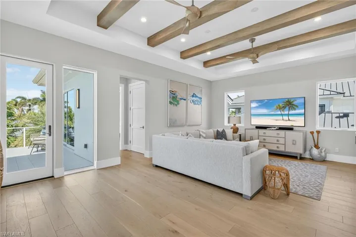 405 7th Ave N, Naples, Florida 34102