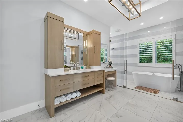 405 7th Ave N, Naples, Florida 34102