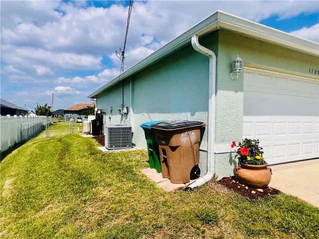 1125 NW 12th LN, CAPE CORAL FL 33993